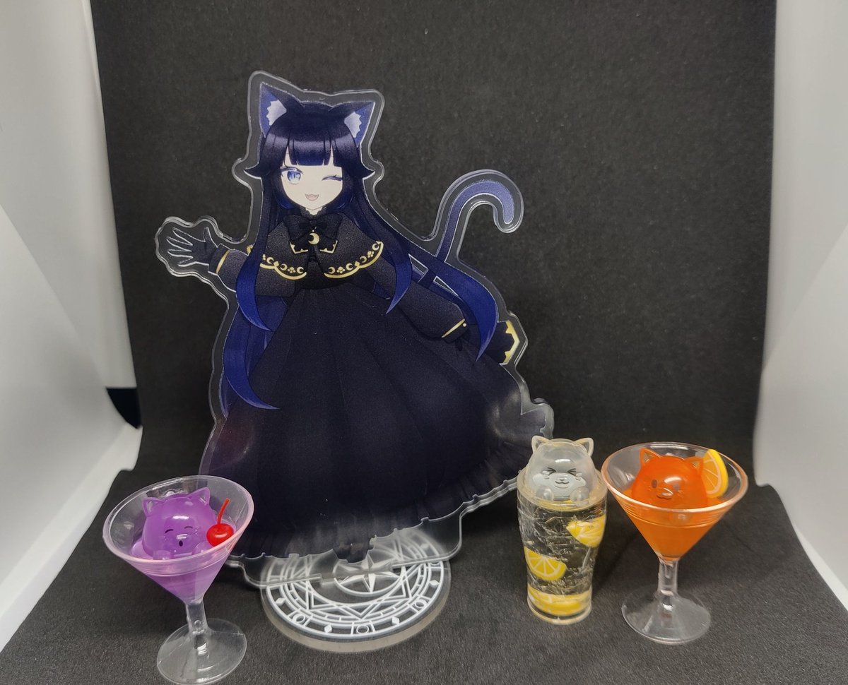 ryo_ku_ou's tweet photo. 2ヶ月くらい前に見かけて
むらさきのカクテルにゃんこをにゃー。さんと並べて撮りたいかもと思ったやつ
売り切れていたけど再販してた🐱
(実際はにゃー。さんカラーという事ではなく、るこおねいさんカラーだから並べて撮りたかったのかも📸)
#にゃるぷるぎすの夜に https://t.co/RUCEGbcmNg