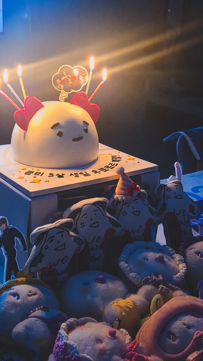 jjerry_chip's tweet photo. 생일축하한다 세쨜들 https://t.co/M2QwqXKGf3