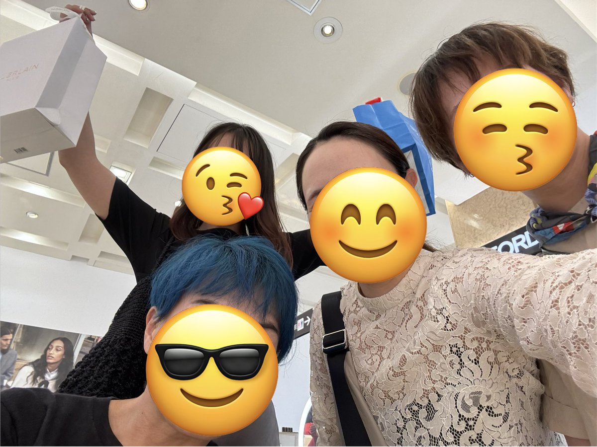 Rose_Omeyyade_s's tweet photo. 仕事終わりの青いお姉様も召喚💙 https://t.co/pFX3qtzjjb