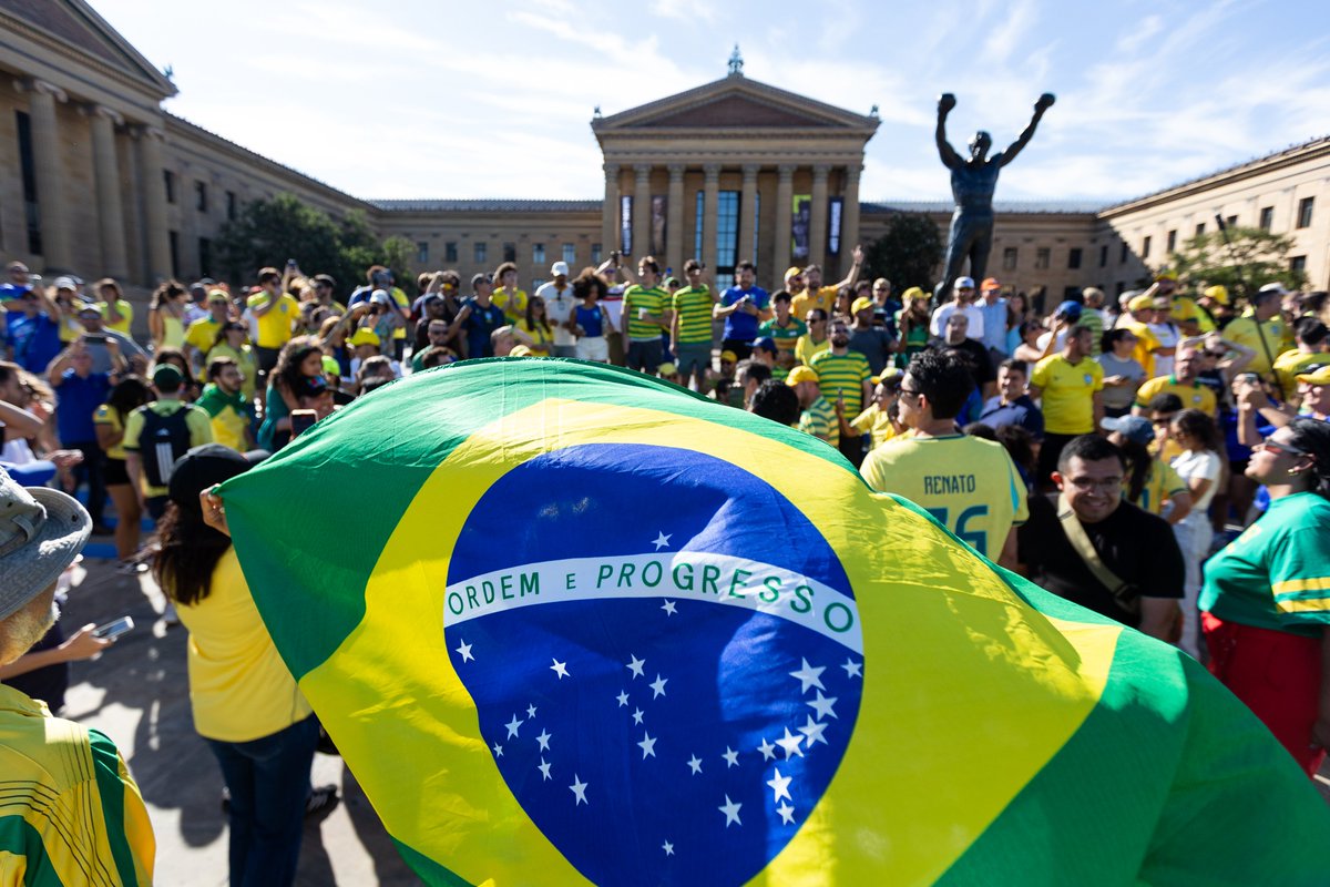 FIFAcom's tweet photo. Philadelphia takeover 🇧🇷

Brazil fans gathered at the famous Rocky Steps ahead of their second group stage match 🙌 https://t.co/zMLB7jbxRk