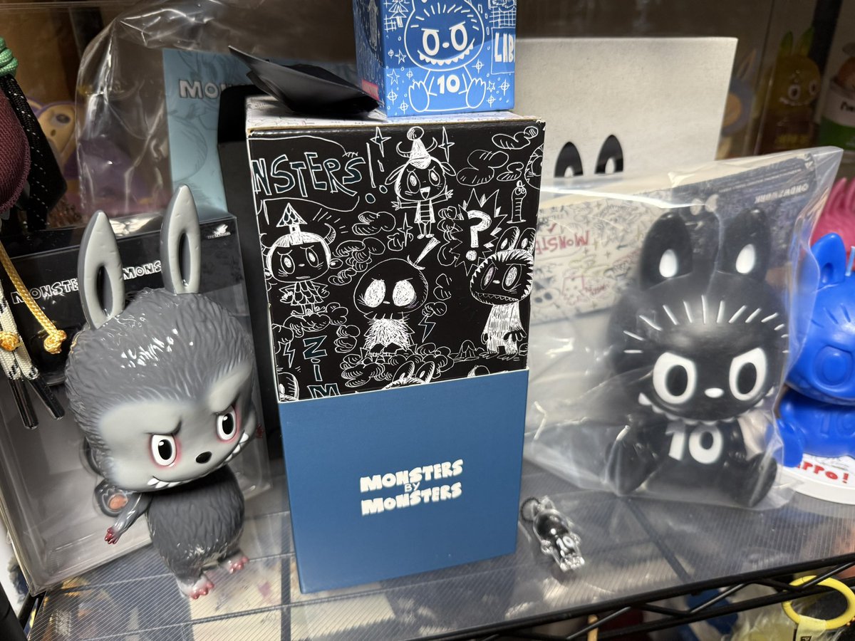 imutene's tweet photo. 台湾で買った10周年ソフビラブブと並べてみた🫪 https://t.co/ElkzIlvQ8A