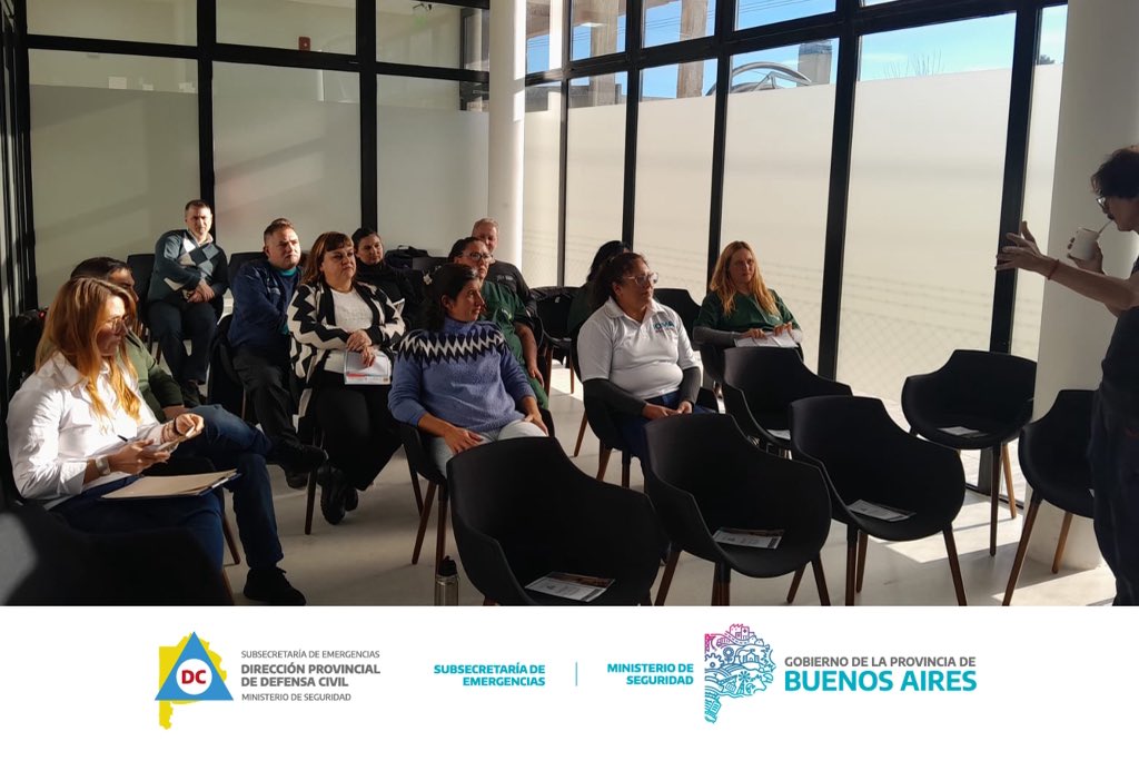 defensacivilpba's tweet photo. La capacitación permitió incorporar conocimientos y herramientas para actuar ante situaciones de emergencia, promoviendo entornos laborales más seguros.

Gracias a todos y todas por participar 👷🏻‍♀️.

#PrimerosAuxilios #Prevención #DefensaCivil #GestiónDelRiesgo #PBA https://t.co/7hiIIYdSzd