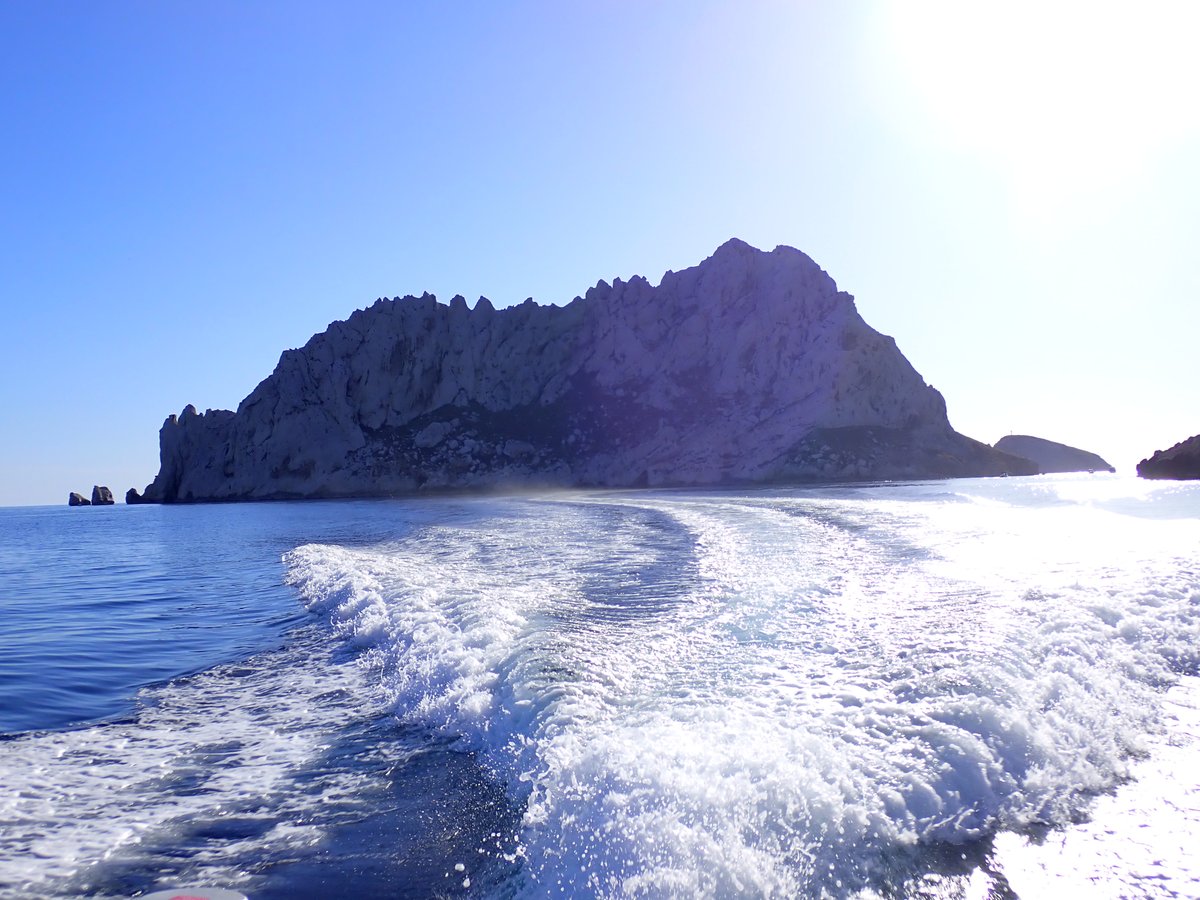 DistriRogue's tweet photo. Magnifique patrouille en mer encore *-* Je partage les images, après j'expliquerai au mieux les règles de plaisance et ce que l'on constate sur le terrain : https://t.co/buFDuAQz4x