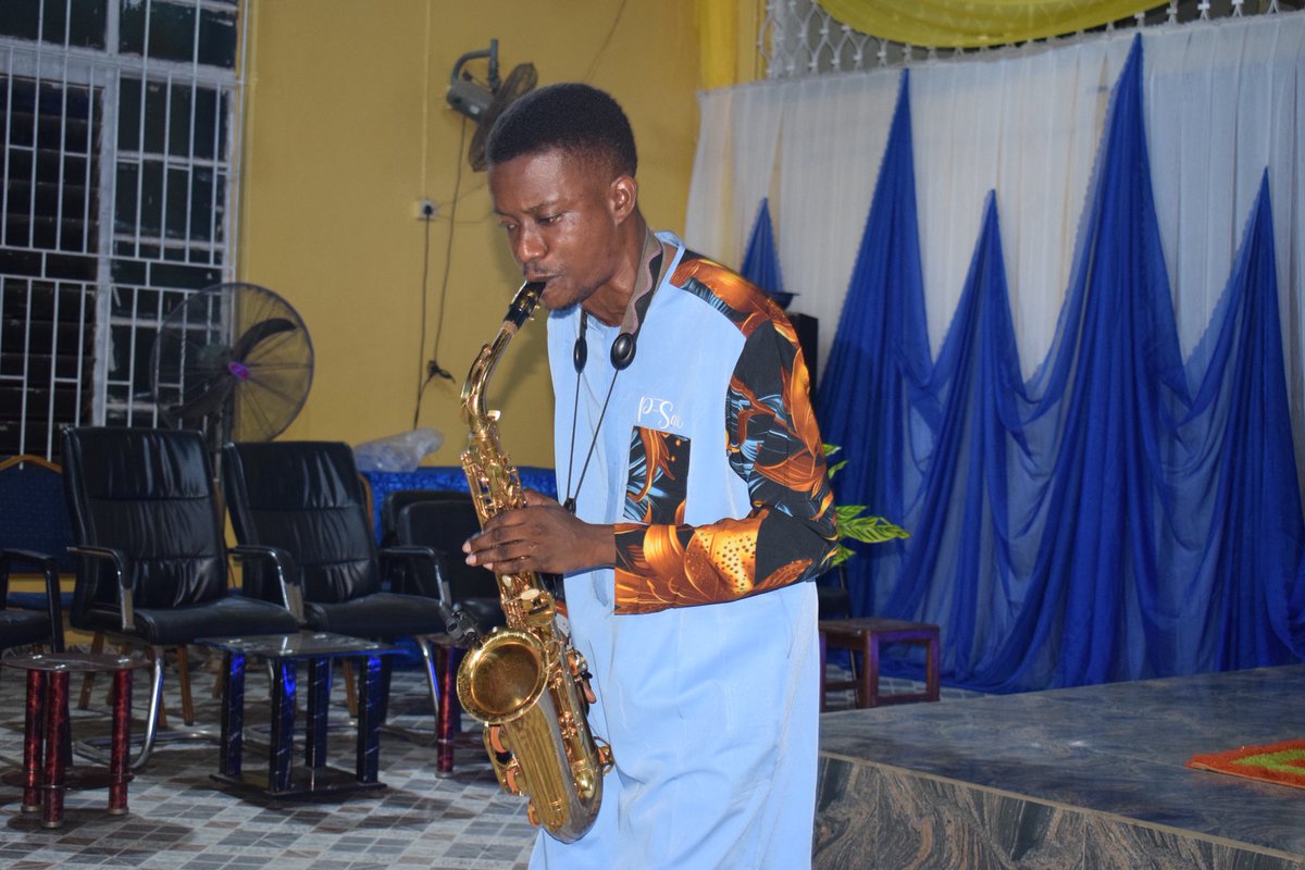 IamPsax's tweet photo. While i breathe, I hope https://t.co/V56lZXRecp