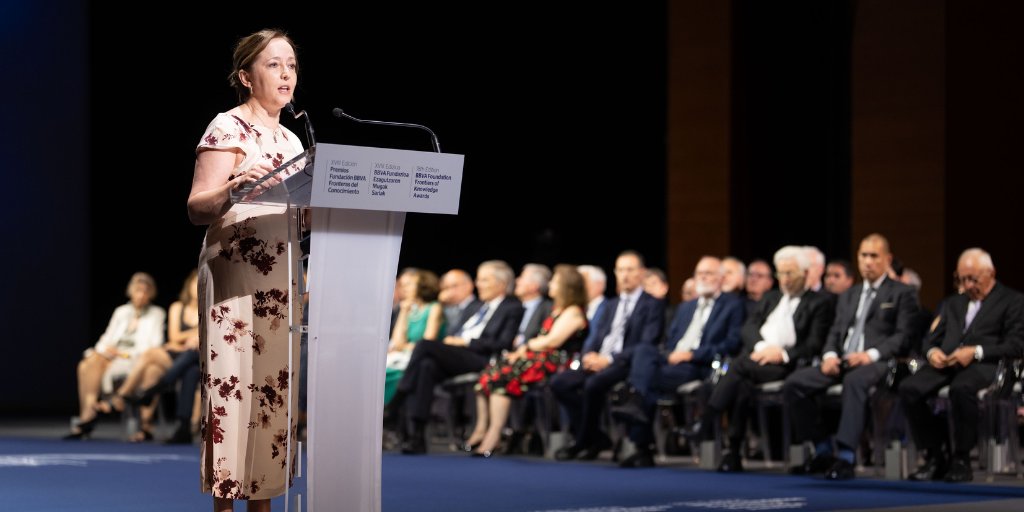 CSIC's tweet photo. 🏛️ @delPinoE, presidenta del #CSIC, apela a “proteger la curiosidad como motor de la ciencia” y defiende la “investigación pausada” frente a la cultura de la inmediatez
🏆 Entrega de los premios Fronteras del Conocimiento de la @FundacionBBVA
➡️ https://t.co/ikTj1YqSTd https://t.co/i0BmK8g7hN