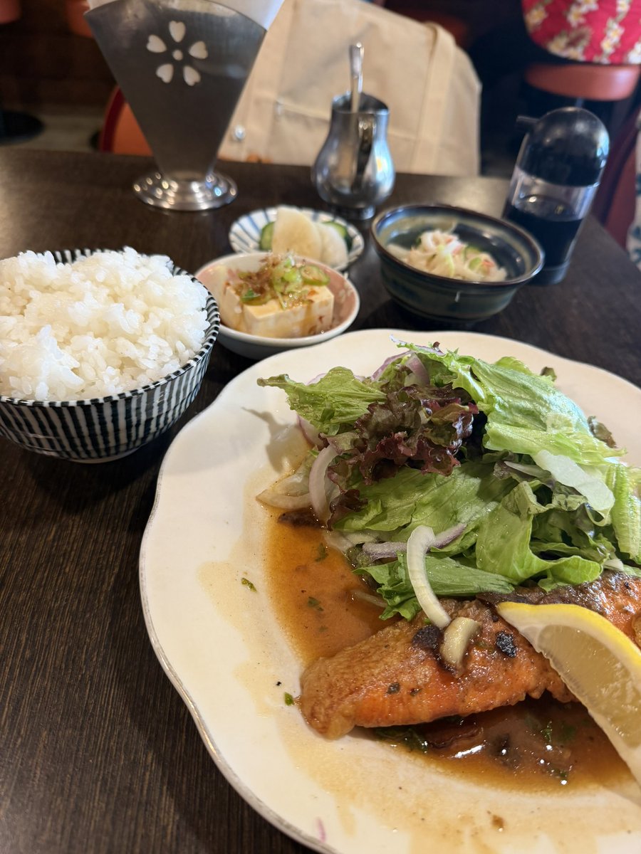 affa_hk's tweet photo. 今日のお昼ご飯はこんな感じだった…😞 https://t.co/LxTQrZex3l
