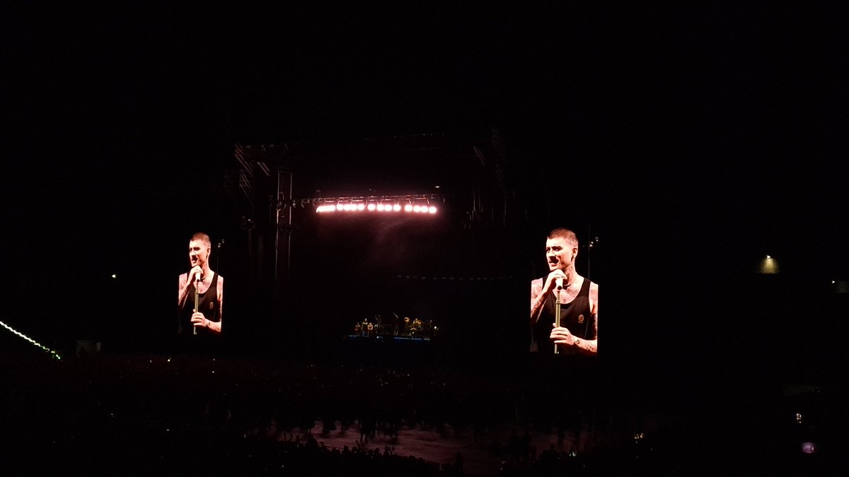 ashisidio's tweet photo. Entonces conseguí mi 4/5 y comenzó a sonar 'history' <3
Solo me falta Harry para que mi yo de 10 años sea la más feliz 
(⁠≧⁠▽⁠≦⁠) https://t.co/2eNkdukpw2