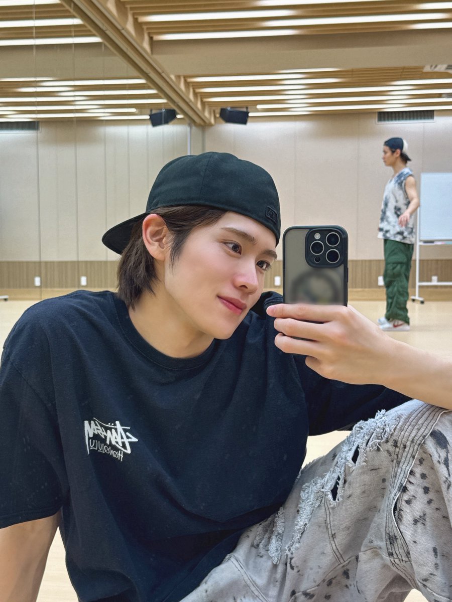 official_DXTEEN's tweet photo. [#大久保波留]
もうすぐニャンニャン🐈

22歳は、はいじゃなくてニャンって言います

#DXTEEN #OKUBONALU https://t.co/aEfYvsoFUQ