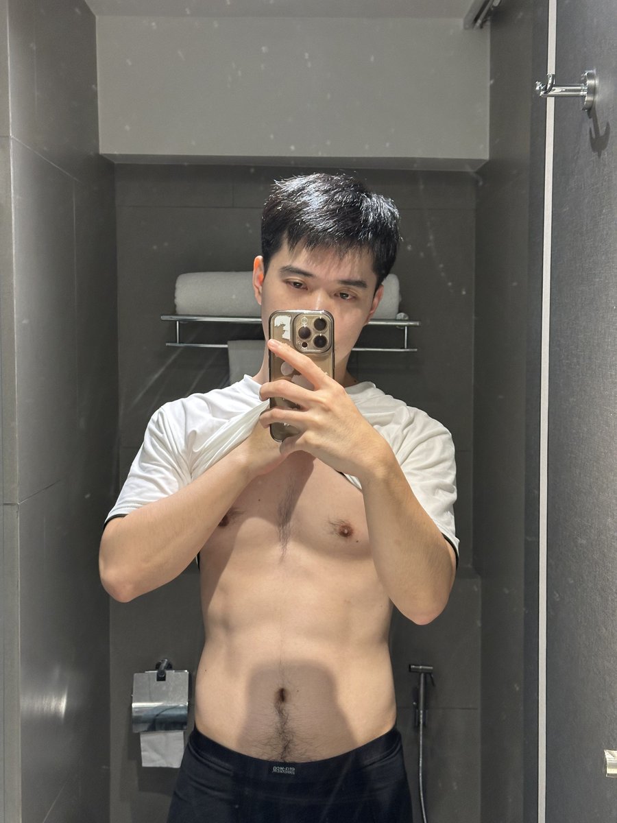 pungpons's tweet photo. รางวัลคนนอนเร็ว 😴 https://t.co/IFkrgihMzl