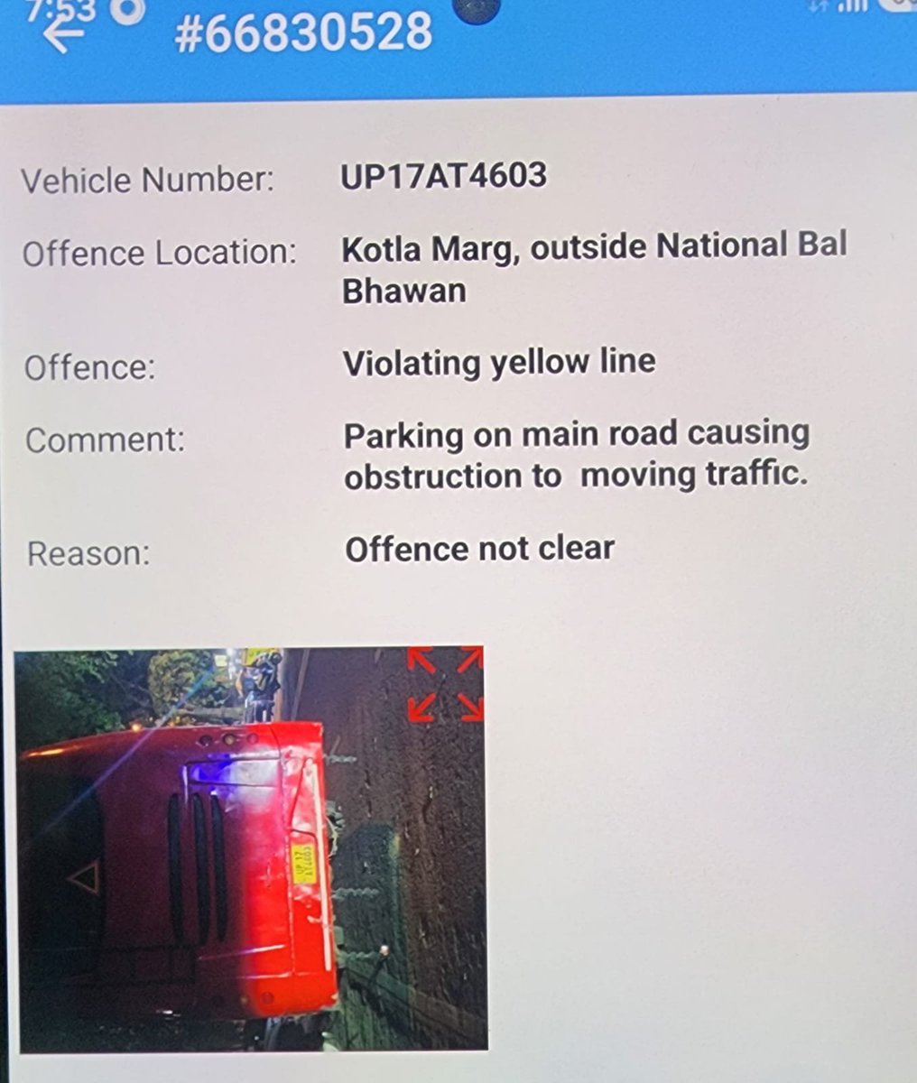 BravoInDel's tweet photo. @CPDelhi @dtptraffic @DCPCentralDelhi @LtGovDelhi #TrafficObstruction #ParkingOnMainRoad on Kotla road, b/w Bal Bhawan-Rouse Avenue Court bus UP17AT4603 is everyday parked on  Y-point, causing obstruction for traffic. Complaint on Traffic App was rejected, see video 🙏🏻 https://t.co/qrOmCVFvWp