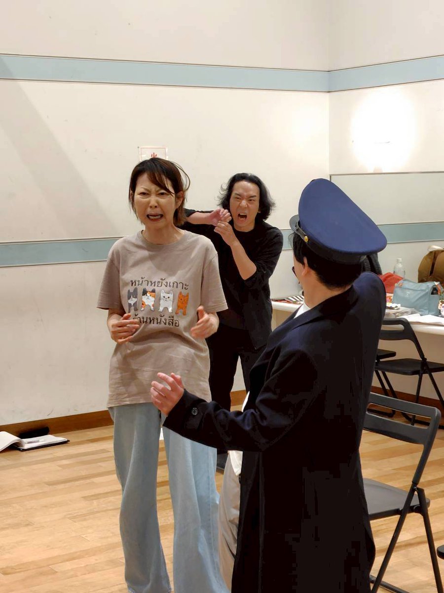 fujikei1028's tweet photo. Bloody Expressors
-ブラッディ・エクスプレッサーズ-
『わすれゆき』
会場ぽんプラザホール
前売り当日3500円

残席状況
6月26日(金)19時〜◯
6月27日(土)14時〜◯／19時〜◎
6月28日(日)12時〜◎／16時半〜◎

本番まであと7日🌹
藤井啓子扱い予約はこちらから⬇️
https://t.co/OxkSphXDYh https://t.co/DhRqwveMD2