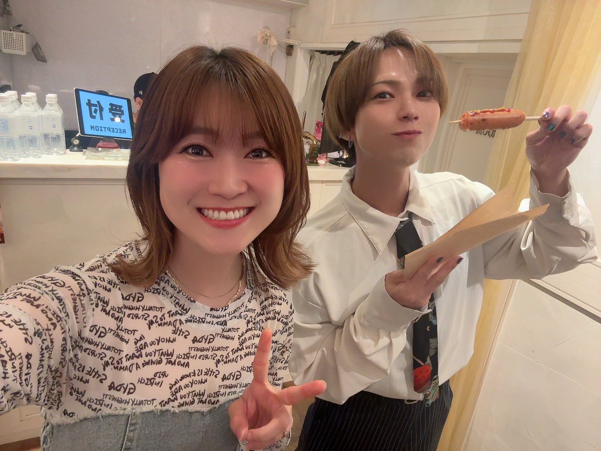 TakeMi_0814's tweet photo. お写真撮っていただいた演者様！！📸💕
今年一お世話になってるかもしれない
#なかじ さん
全肉祭ぶりにお会いできて嬉しかったです♥️
#heana さん
変わらずニコニコ可愛い🥰
#美七月しあ さん(MYLOさん)
初めましてで出番前に走って下さいました🏃‍♂️
#MYLO さん
皆様ありがとうございました❣️

ALT✐☡ https://t.co/XSaYDbZk1c