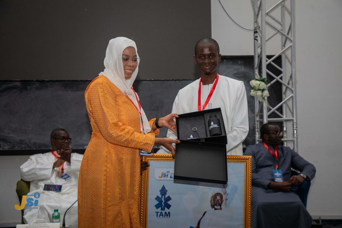 taminfos's tweet photo. Le samedi dernier, notre association a organisé avec succès la 11º édition de sa Journée Scientifique et d'Intégration à la faculté de médecine de l'Université
Cheikh Anta Diop de Dakar autour du thème: 👇 https://t.co/BfawvaVeyL