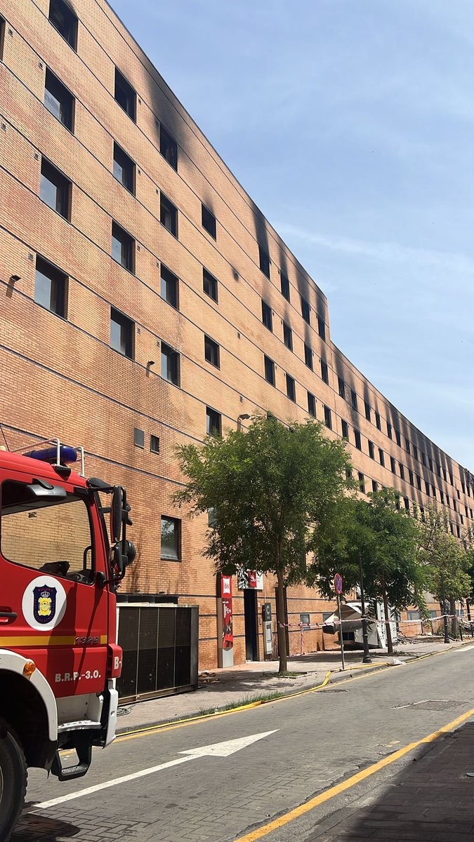encierrobombmlg's tweet photo. ¿Estará @pacodelatorrep pidiendo medios para extinguir el incendio del IBIS?

Porque por aquí seguimos igual que ayer, y que antes de ayer, y que el otro. https://t.co/bLzUSnuK2D