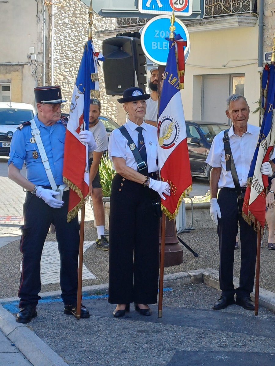 BaubryR's tweet photo. Ce 18 juin, j’étais représenté par ma suppléante, Chantal Alex, lors de la cérémonie à Châteaurenard en hommage au général de Gaulle et à son appel historique.

Cet appel, lancé il y a plus de 80 ans, demeure un symbole puissant de courage, de résistance et d’attachement à la liberté. Il incarne l’esprit indomptable de la France face à l’adversité et continue de guider notre devoir de défense de la souveraineté nationale.

🌐https://t.co/Yunpj4CT2S

#Mémoire #Histoire