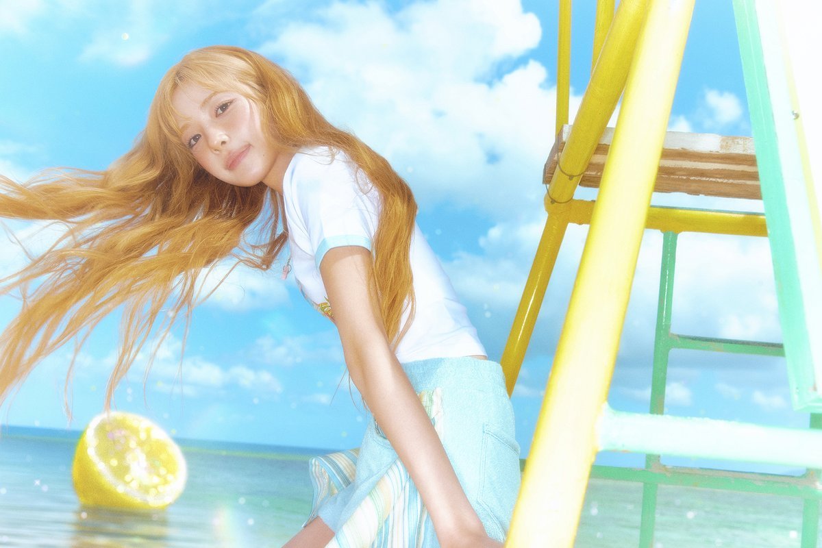 juunkimh's tweet photo. girl just want to have some sun.. ♥︎ https://t.co/crL440v3nF
