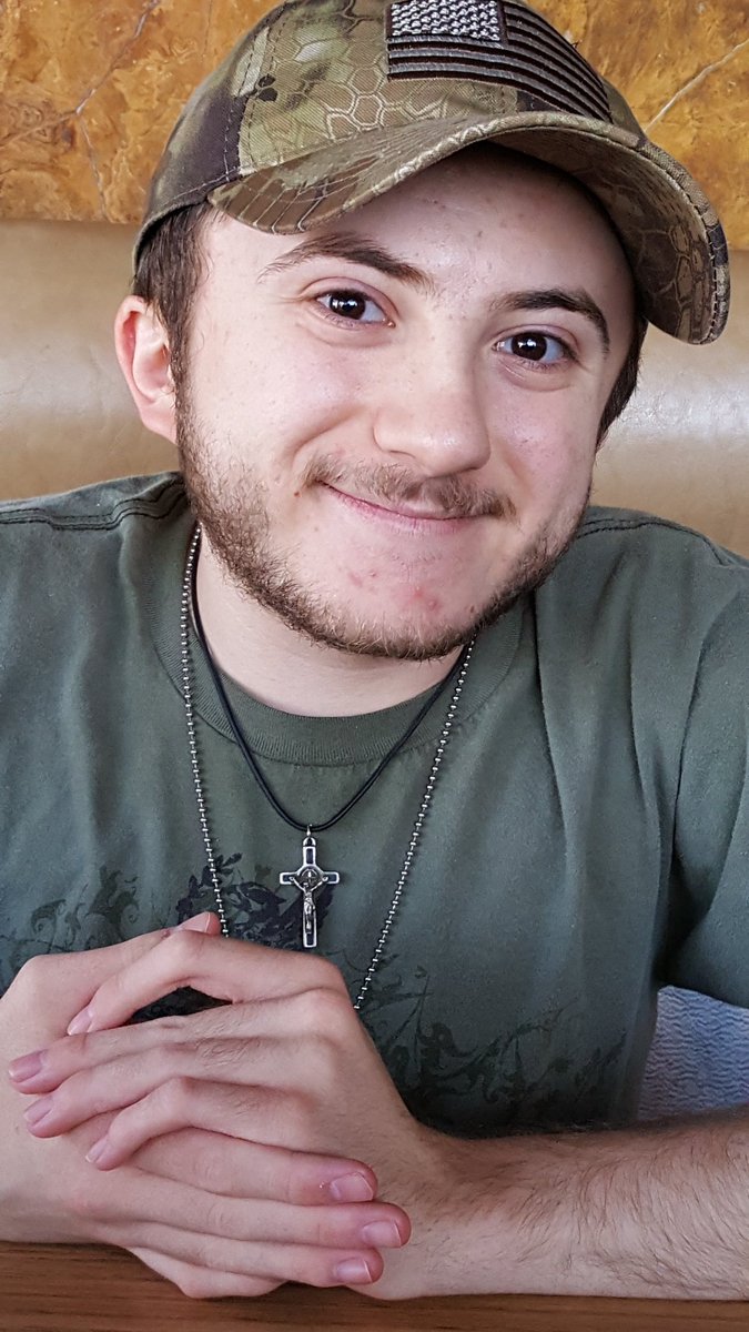 EAxcount17934's tweet photo. Happy 28th birthday to the talented Atticus Shaffer https://t.co/V8fXMBRY44