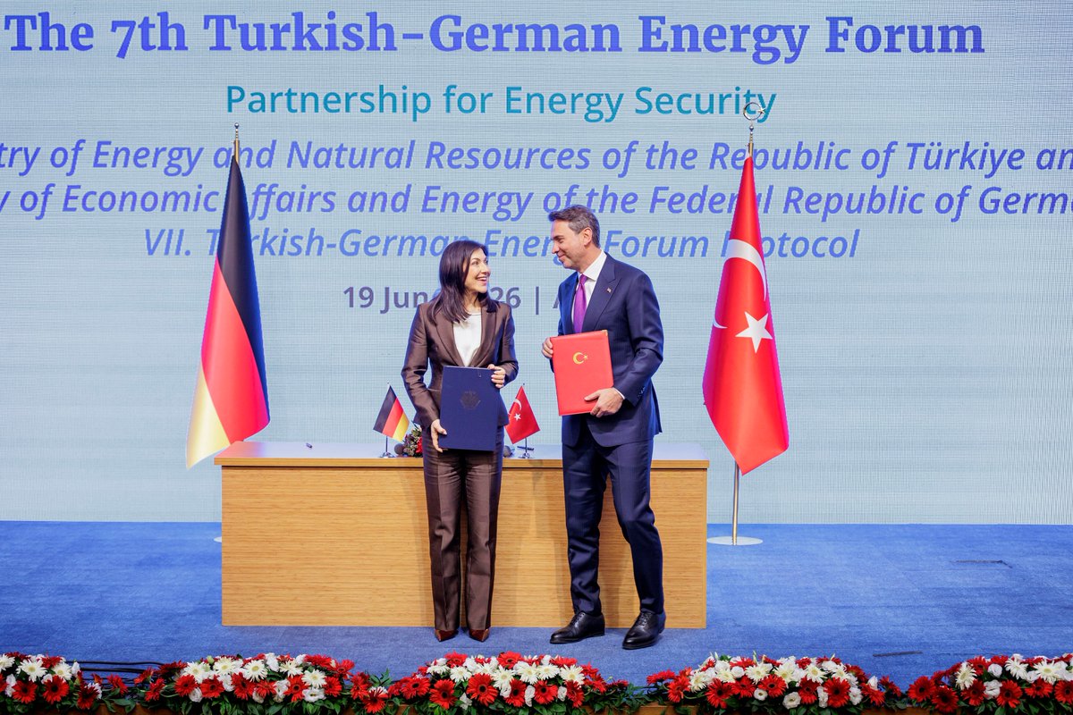 BMWE_'s tweet photo. Unter Leitung von Ministerin Reiche und Minister Bayraktar fand in Ankara das 7. Deutsch-Türkische Energieforum statt. Im Fokus stand die Frage, wie Deutschland und die Türkei ihre Zusammenarbeit für eine sichere Energieversorgung, bei Investitionen &amp; Innovationen stärken können. https://t.co/A8Jc6vNwrT