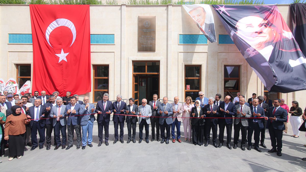 fatihozgokcen's tweet photo. Geçmişten geleceğe uzanan kültürel mirasımızı korumak adına önemli bir eserin açılışını gerçekleştirdik. 

Ahmet ve Nezahat Keleşoğlu Vakfı tarafından Karaman/Ermenek’e kazandırılan Ahmet Keleşoğlu Arkeoloji ve Etnografya Müzesi'nin açılış törenine katıldık. 

Bölgemize ve ülkemize hayırlı olsun.