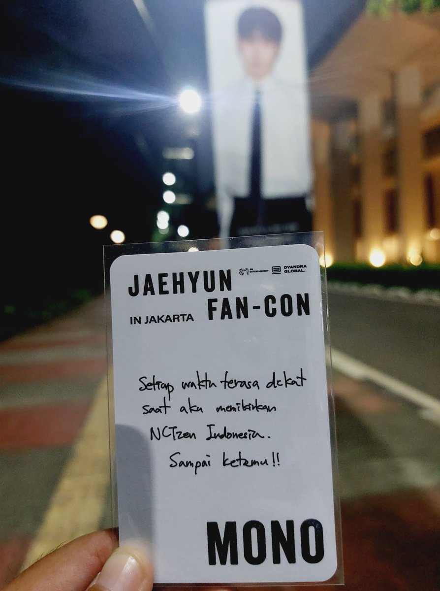 echaechil's tweet photo. Jiwa di senayan, pikiran di bandara  + kepikiran revisi proposal 🥲 Welcome back dulu deh dek jaehyun 🍑🖤 https://t.co/or3CCijmWZ