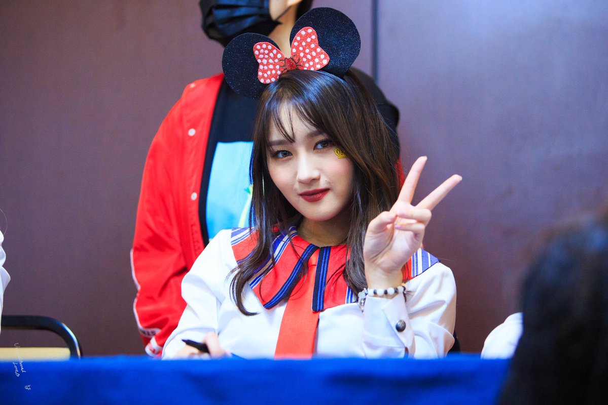 UnconditionaLSY's tweet photo. 171205 BRAZIL FANSIGN HQ

#드림캐쳐 #DREAMCATCHER
#이시연 #SIYEON
#ChRocktikal #CRTK #크록티칼 

#하드털이
#ClearingStorage https://t.co/o6itjUGTHI