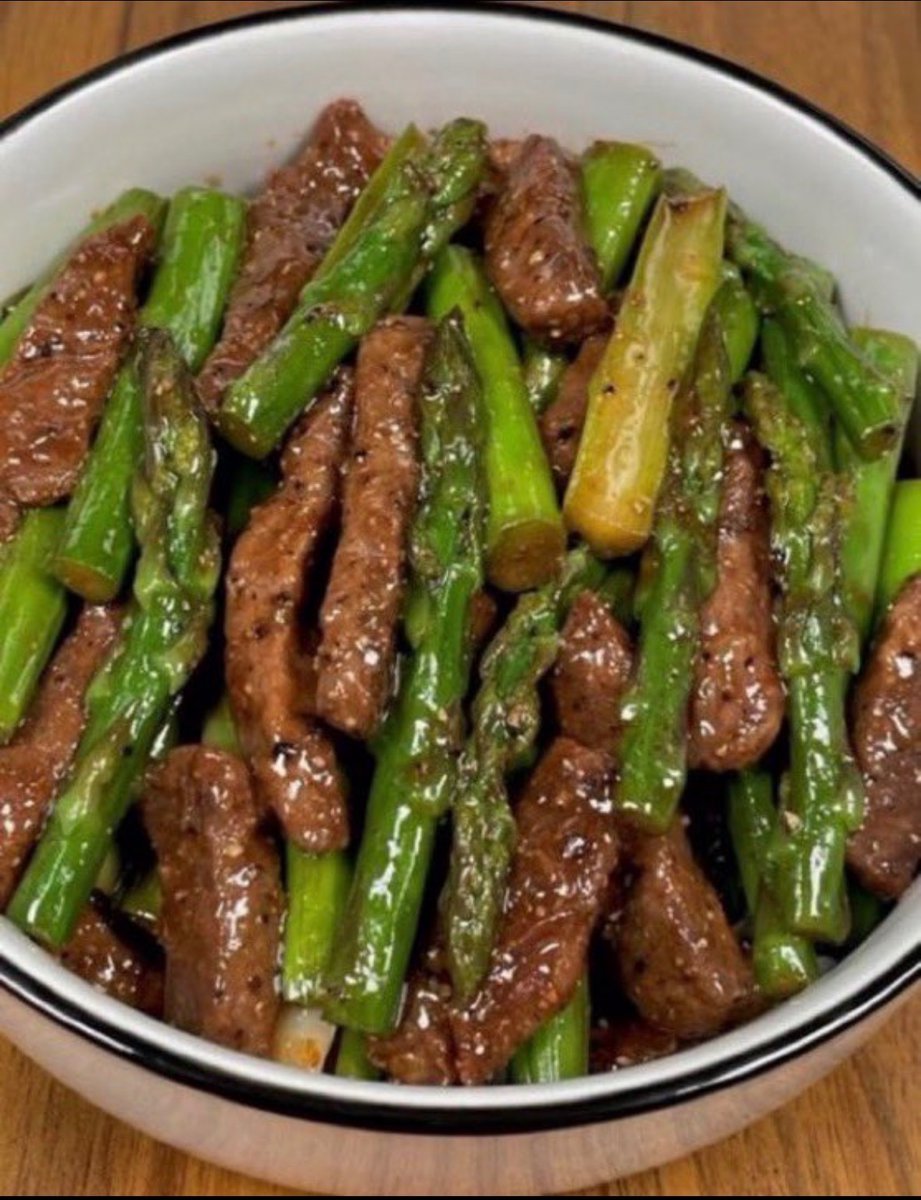 ko_gankotan's tweet photo. もう何十回でも言う。お肉と野菜は一緒に食べて。お肉だけ食べても消化に悪いし、野菜だけ食べても脂肪燃焼効果薄い。今すぐにこれ作って。 https://t.co/8y1ElYOV8T