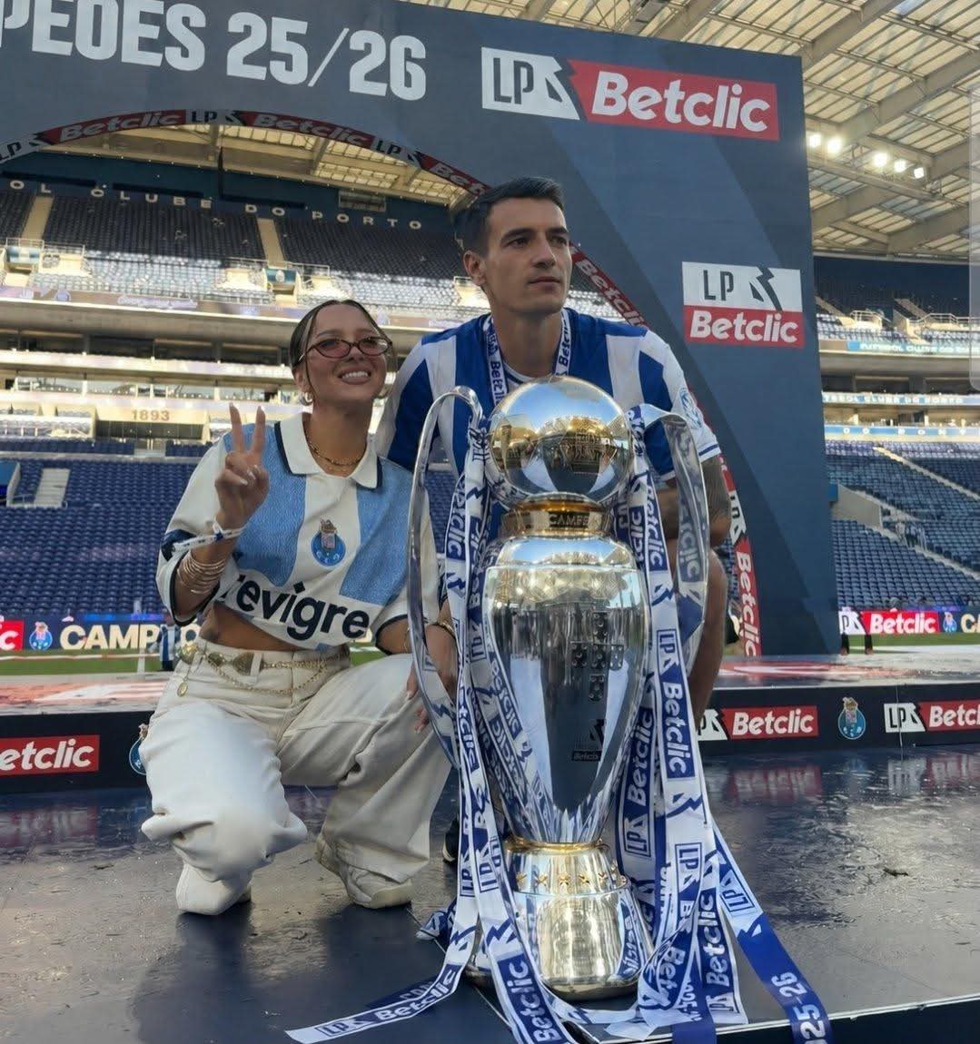 UPYOURARSENAL04's tweet photo. FC Porto have agreed to pay Arsenal £21m to make Jakub Kiwior loan deal permanent

We're finally getting top dollar for our players

Thank you Berta😭 https://t.co/7DGDjLWscm