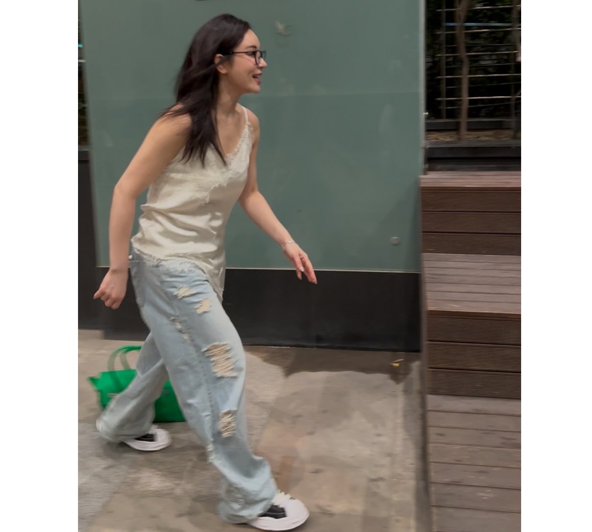 썸먼이즈뉴블랙 tweet media