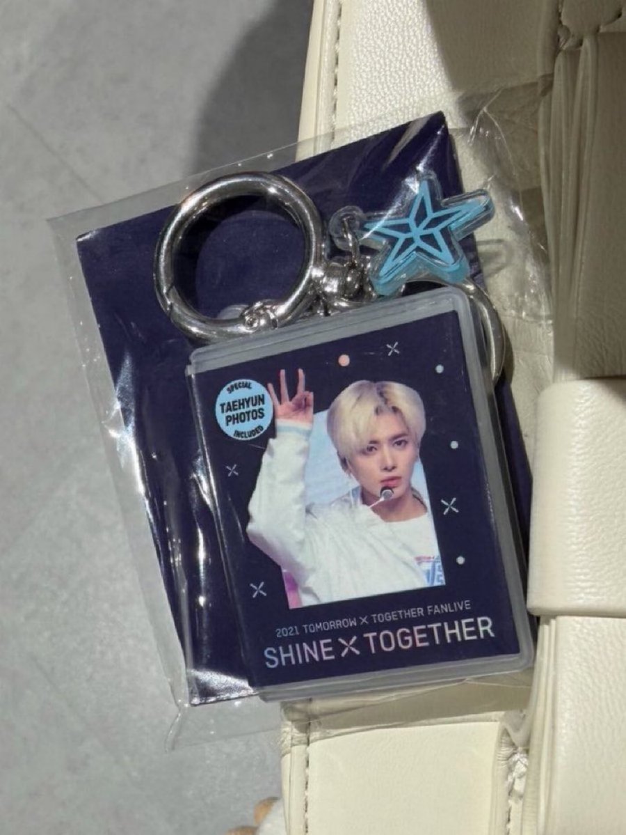 choko_tw's tweet photo. TXT 交換 デジタルコード 
DIGITAL CODE re:CAP ガチャ デジコ     
モアコン ソウルコン  MOACON Dream Shine X TOMORROW X TOGETHER 横浜ビブレ

譲:テヒョン
求:ボムギュ（ボムギュ定価買取も◯）

6/25.大阪ミーグリ（2部に参加します）or別日都内手渡し交換◯

#txt交換 https://t.co/RxAwb9K7qu