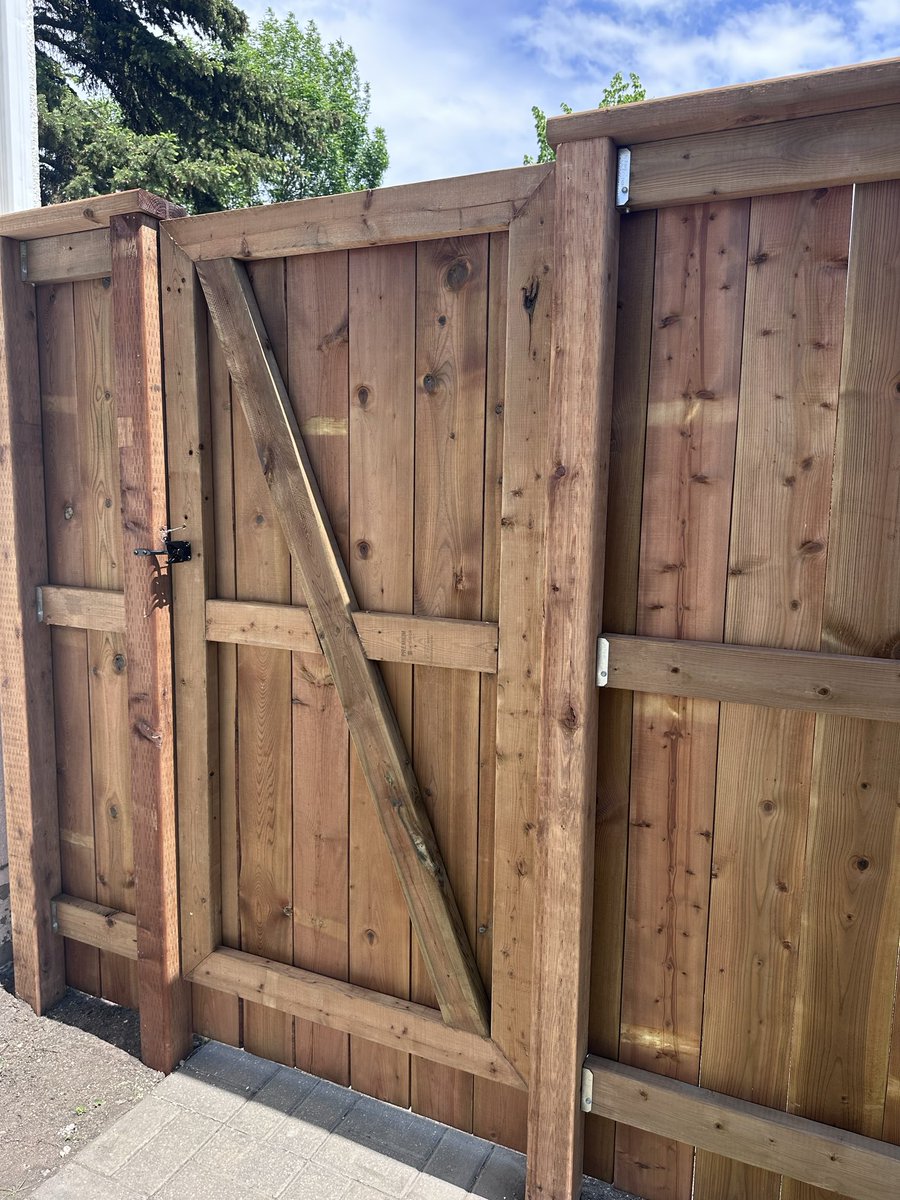 FortressBdn's tweet photo. Just wrapped up this fence project and it came together really nicely!

📞 204-761-3288
📧 fortressfinishing2008@gmail.com

#fortressfinishingltd #brandonmb #generalcontractor https://t.co/eNSuAREC4x