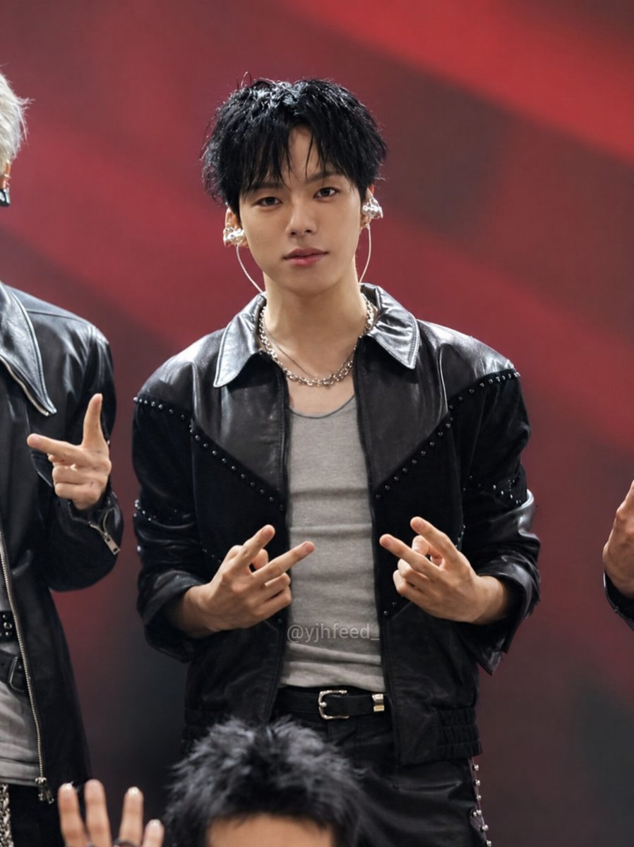 yjhfeed_'s tweet photo. I need Jaehyuk to post a picture wearing this fit🖤 https://t.co/jHEuE5Rrm1