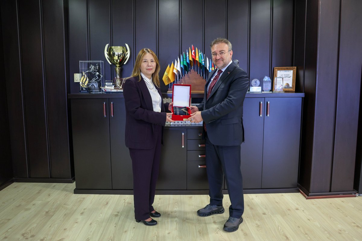 fatmaaydinMD's tweet photo. Yozgat Bozok Üniversitesi Rektörü Prof. Dr. Evren Yaşar'a kıymetli ziyareti için teşekkür ederim. https://t.co/KuKUmhfF3M
