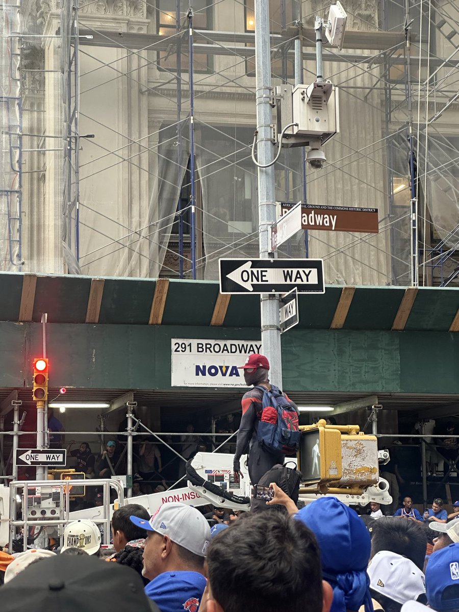 LovelyDaii's tweet photo. GO NY GO NY GO NY GO NY GOOOO ! 💙🧡🗽 https://t.co/nHC5b9EaaT