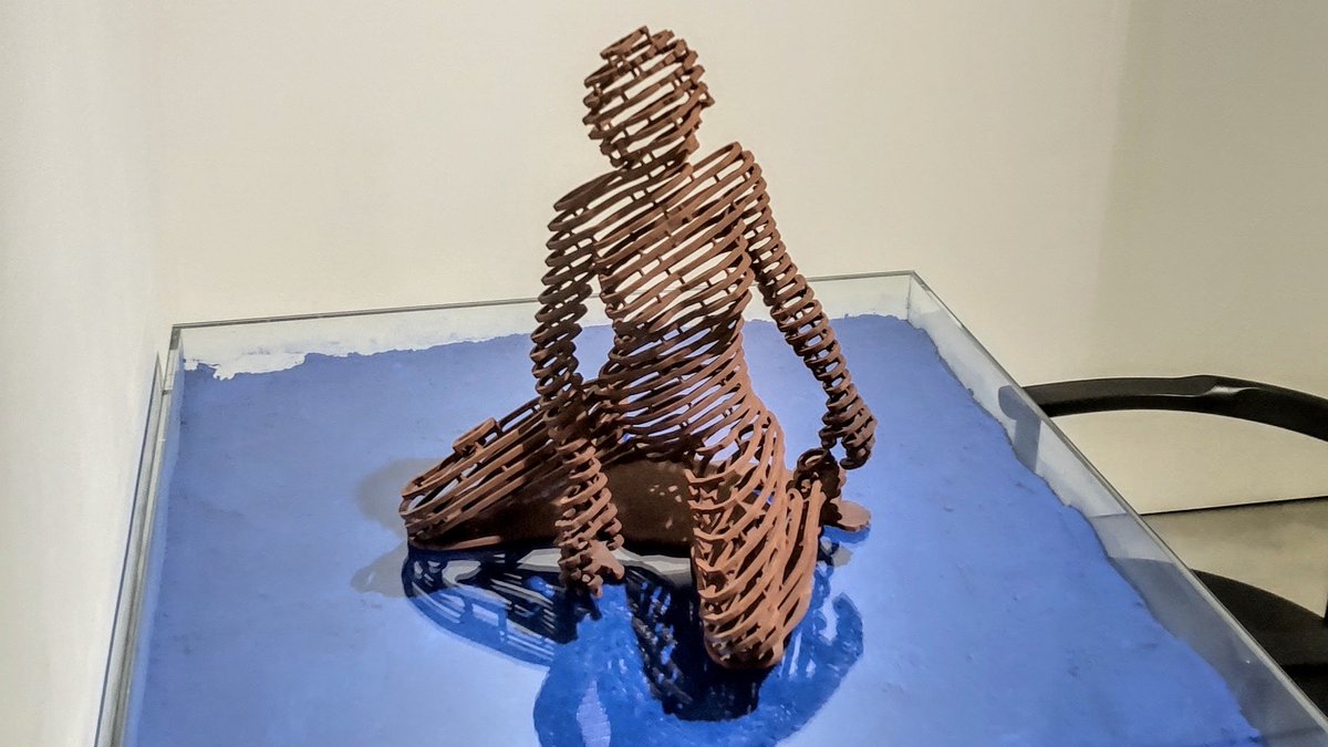加藤智大さん個展「The face speaks」 TEZUKAYAMA GALLERY 鉄の肖像