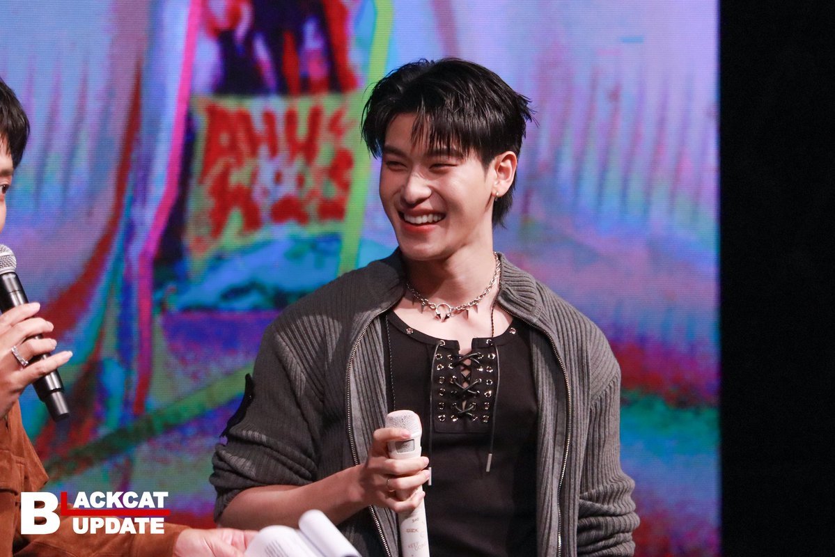 Blackcatupdate's tweet photo. “ออฟโรด กันตภณ” #ออฟโรด #offroadKTP ในงานแถลงข่าวซีรีส์ ‘Lost to Light อาจจะดังหรือยังนะ’ 🏹💕

Lost to Light​
#LosttoLightPresscon 
#LosttoLightอยากจะดังหรือยังนะ https://t.co/YKQRRLYWVR