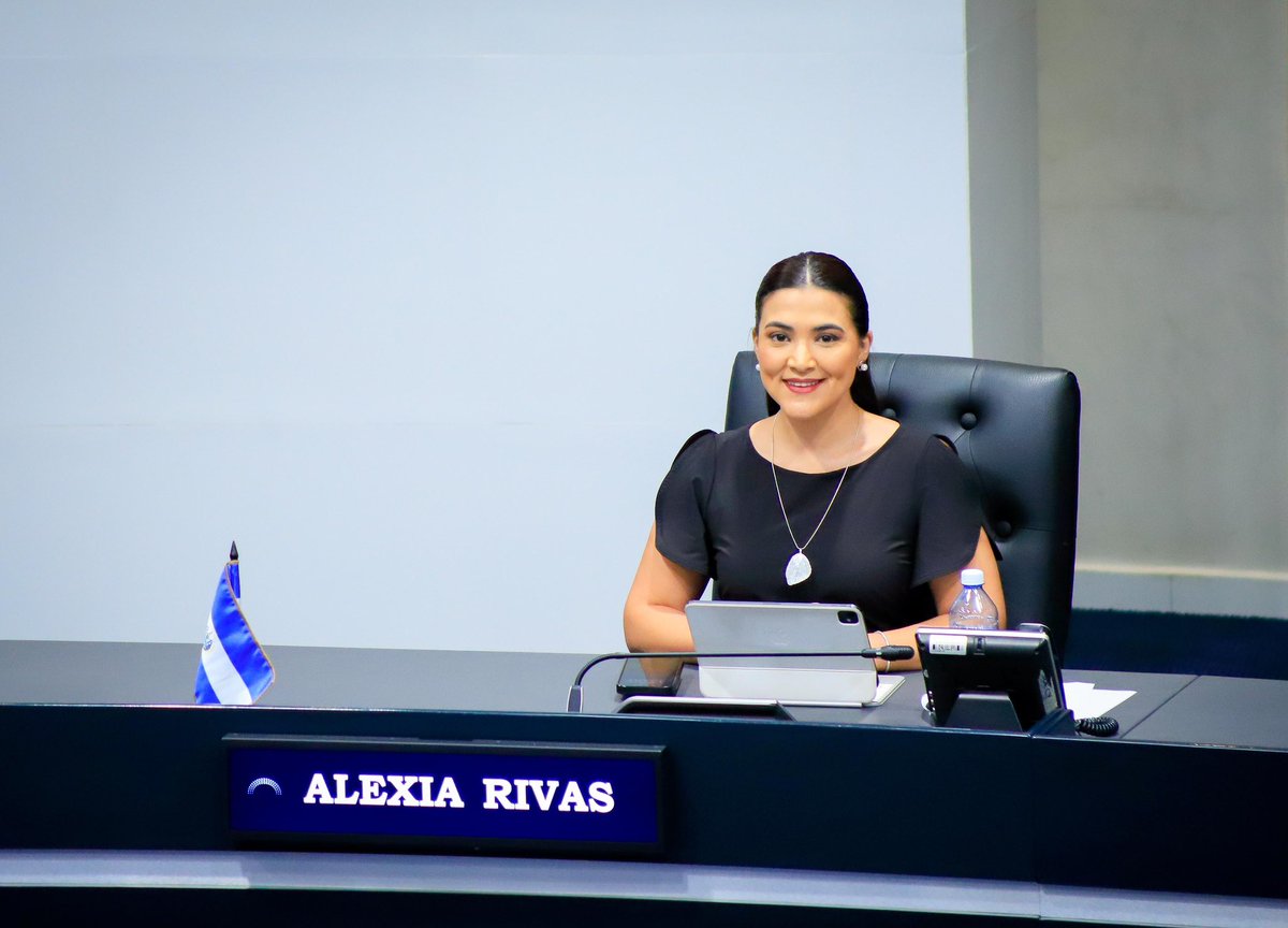 AlexiaRivasG1's tweet photo. 🇸🇻 https://t.co/LJ9j6wIU6U