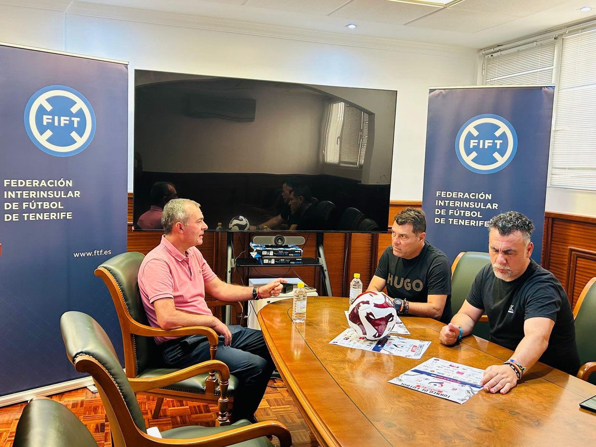 FIFTenerife's tweet photo. 🤝 | Encuentro institucional entre la FIFT y el Ayuntamiento de Granadilla de Abona

🏆 La FIFT toma parte de la I Granadilla Cup

➕ℹ https://t.co/zuznzHOnBz

#SomosFIFT |#MasQueUnJuego https://t.co/MQtr867W2N
