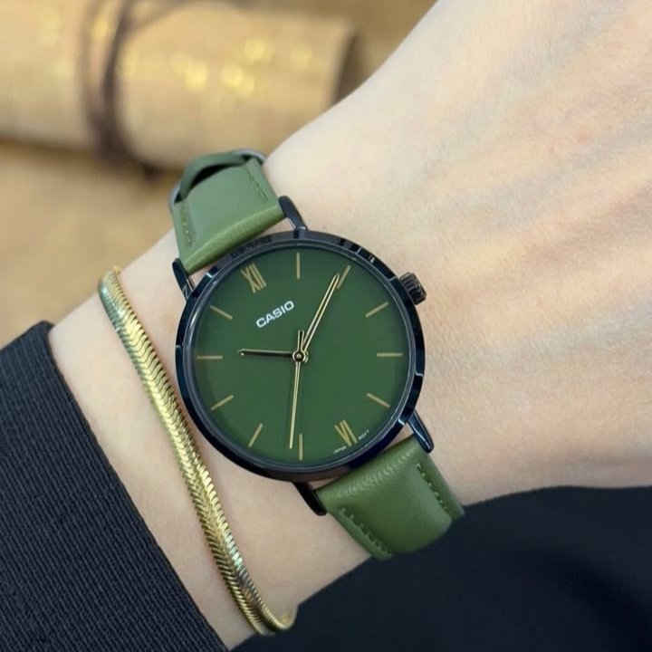 syashana's tweet photo. "STILL‼️jadi tahta tertinggi jam tangan analog menurutku✨berasa  classy💅 https://t.co/oT0apw37Ht