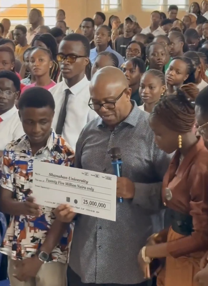 PO_GrassRootM's tweet photo. BREAKING: H.E. Peter Obi, made another  donation of ₦25 million to Shanahan University, Anambra State today. https://t.co/EY7tuZIrYw