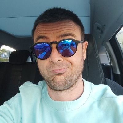 frcu88's tweet photo. @manu_lopez84 @Somhiseremfcb Le pides pensar a idiotas que se hacen fotos como si fueran retrasados mentales. Ejemplo del promedio madridista https://t.co/TobGppieZh