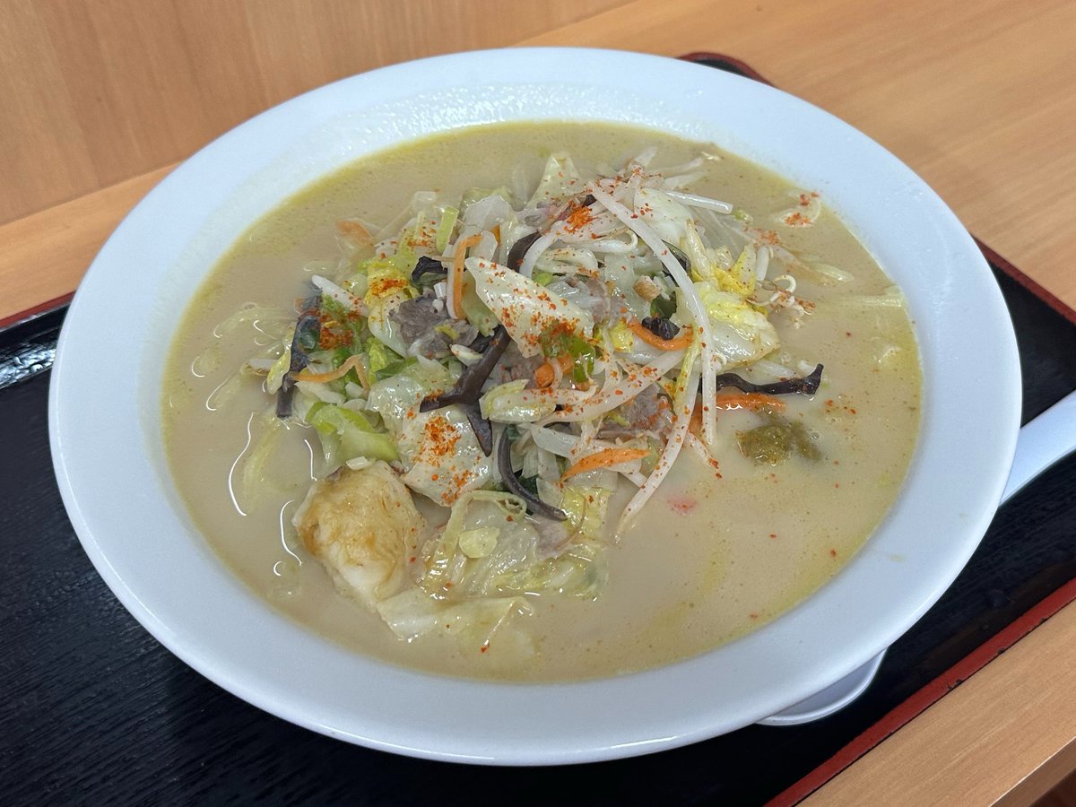 BitRider2's tweet photo. 野菜たくさん食べなきゃね👍

←790円　　　700円→

#弁当のヒライ
#平山亭 https://t.co/P1ikM7JT95