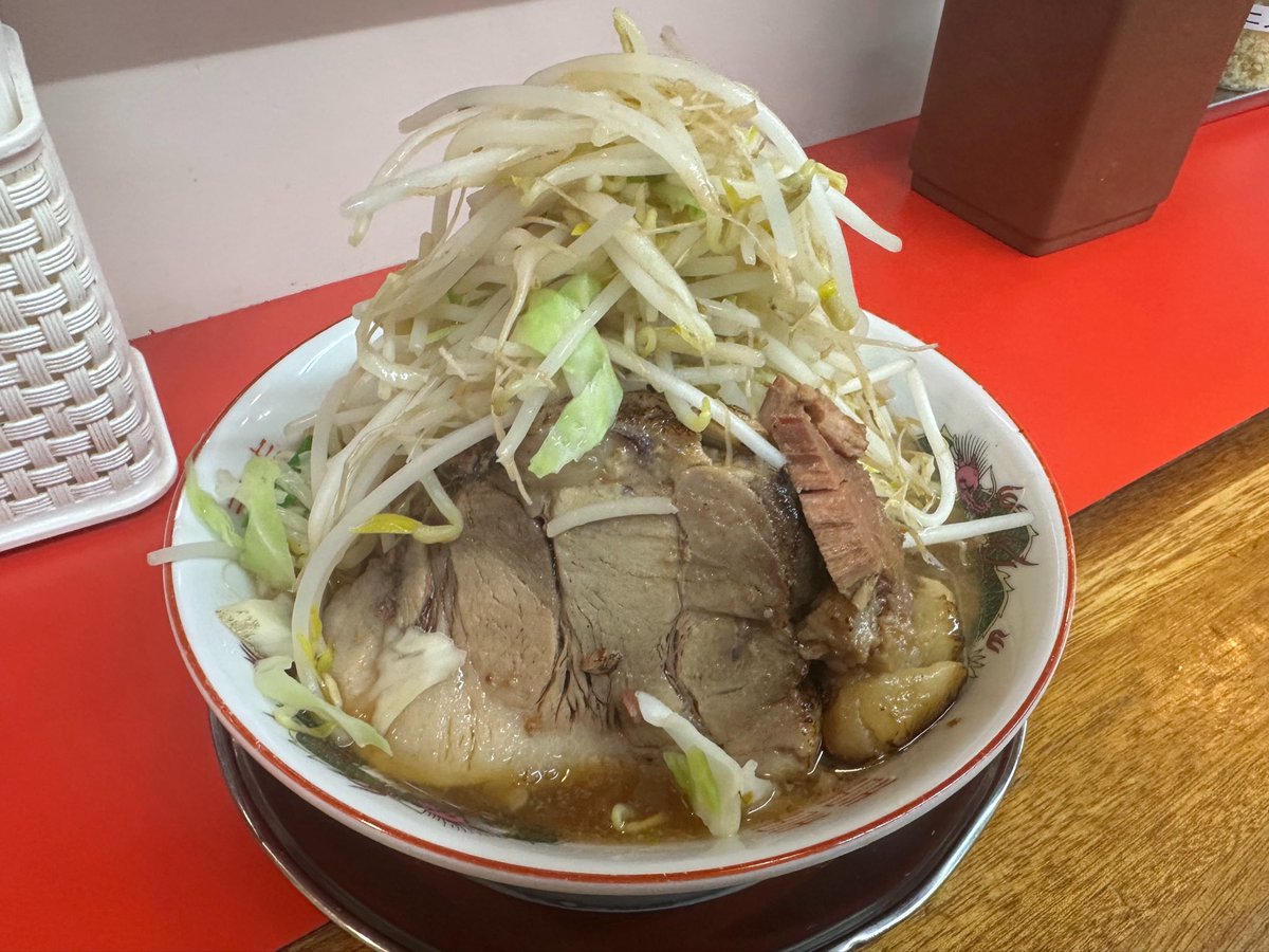 BitRider2's tweet photo. 野菜たくさん食べなきゃね👍

←790円　　　700円→

#弁当のヒライ
#平山亭 https://t.co/P1ikM7JT95