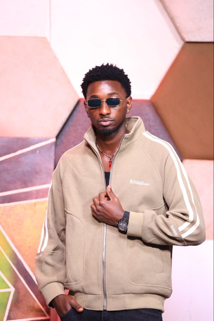 RealKenie_'s tweet photo. Coming through with em Realest Vibrationz to gear up the weekend @GalaxyFMUg 7PM -8PM in the Galaxy Top7 Countdown 🤙

Which song is the Biggest today ⁉️

#RealestVibrationz #GalaxyTop7 #GalaxyFM #RealBadMan https://t.co/2NEhQWC4oG