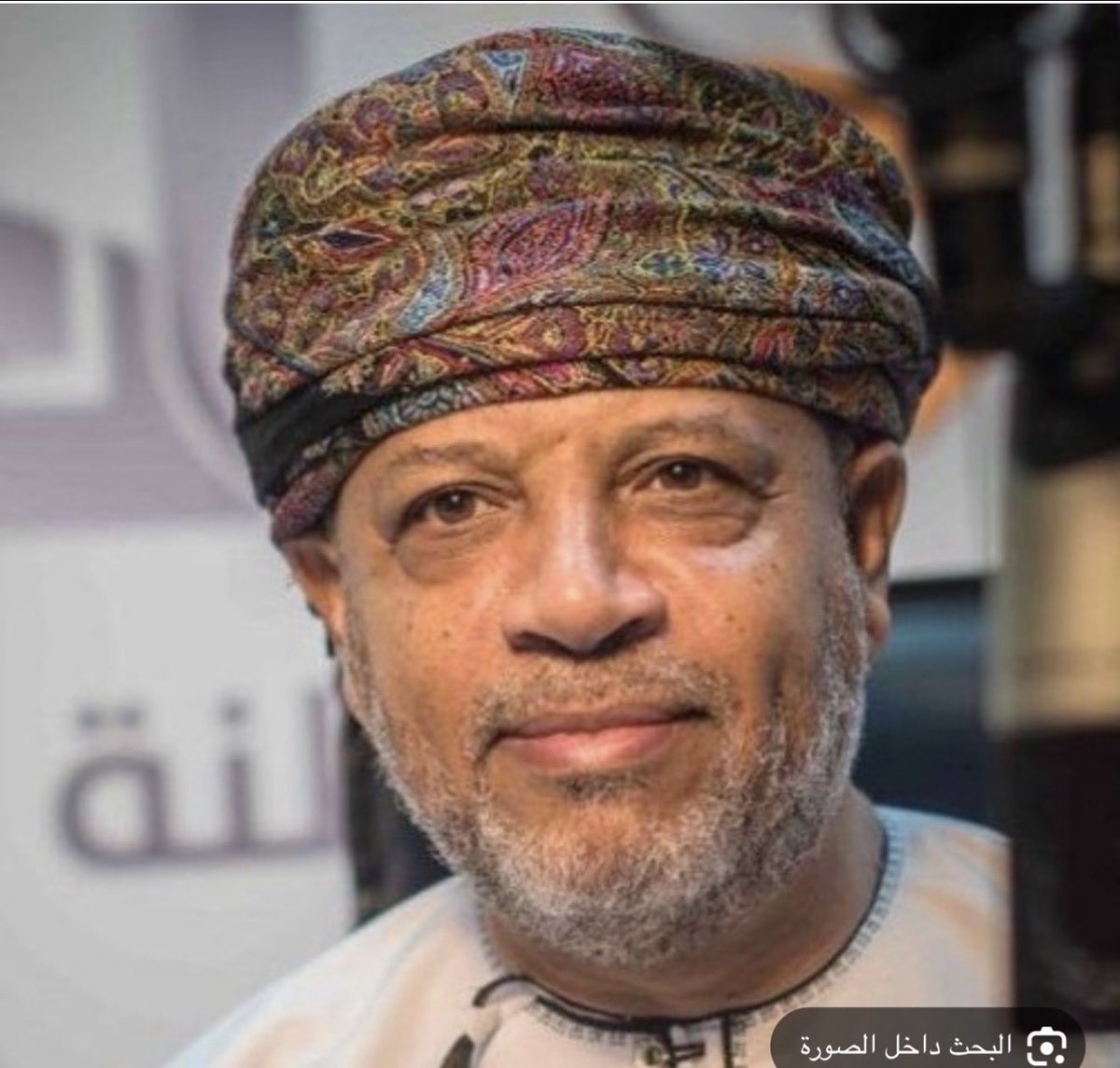 aljhdhamy's tweet photo. ربما تأخر الإعلامي والمؤرخ زاهر بن حارث المحروقي في الوصول إلى ممباسا وماليندي وجزيرة لامو، لكن الأهم أنه وصل في الوقت الذي احتاج فيه هذا التاريخ إلى من ينفض عنه غبار النسيان. لسنوات طويلة انصبّ الاهتمام على زنجبار والجزيرة الخضراء (بيمبا )، بينما بقيت صفحات مهمة من الحضور العُماني في الساحل الكيني تنتظر من يعيد قراءتها وإبرازها للأجيال. وقد أسهمت الجهود الأخيرة للمحروقي ورفيقه الإعلامي سيف المحروقي في تسليط الضوء على مواقع وشخصيات وأحداث تشكل جزءاً أصيلاً من تاريخ الإمبراطورية العُمانية في شرق أفريقيا. #ممباسا