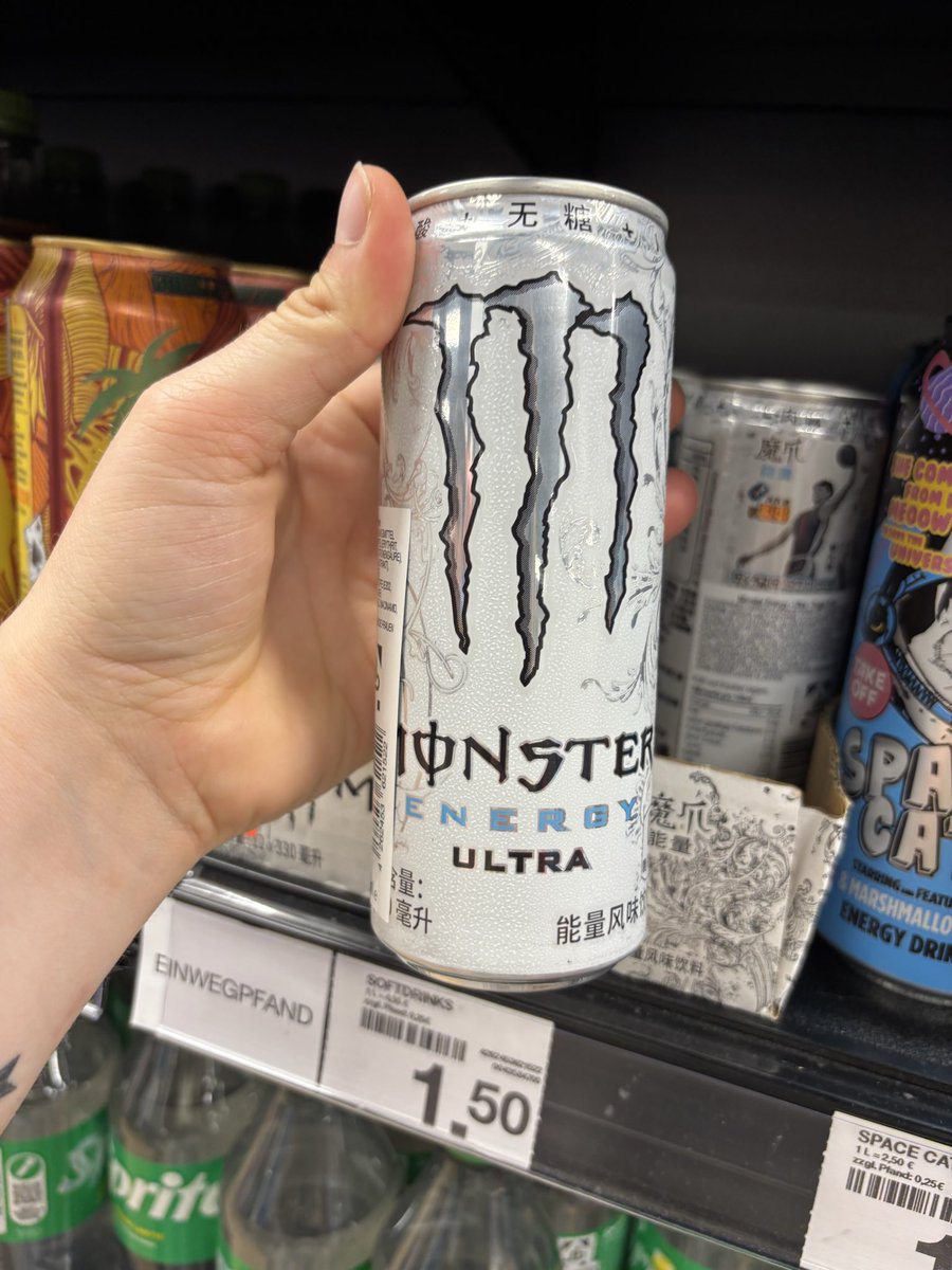 crazynerdfan's tweet photo. Seit wann gibt es die in klein? https://t.co/Ojid0dPvO9