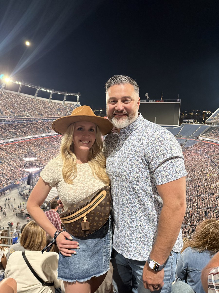 PhilipVigil's tweet photo. 18 years married to my best friend. Grateful for the life we’ve built, the family we’re raising, and the love that keeps growing through every season. God has blessed me far more than I deserve. Happy Anniversary!!

The best is still yet to come!!!! https://t.co/YQoYCTX498