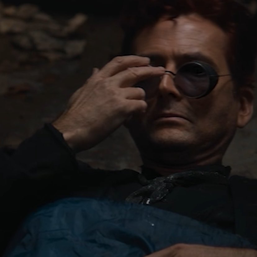 PurpsPencil's tweet photo. #GoodOmens3 #GoodOmens Maybe I’m crazy, but Crowley looks like he’s slyly trying to flip Aziraphale off in this scene of him on the floor😭 https://t.co/dHdp7kQyf3