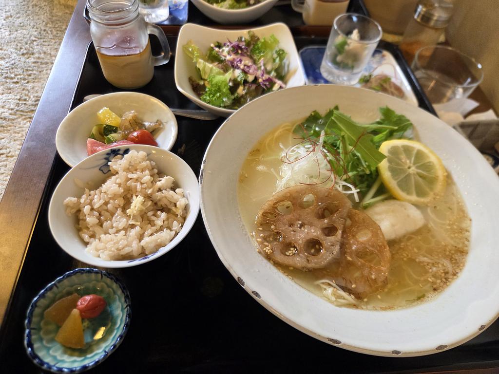 KAGRA06's tweet photo. 奈良に行ってきました。スルスルさんの鯛だし三輪そうめんのランチが美味しかったです😋 https://t.co/hxn35gzE6g
