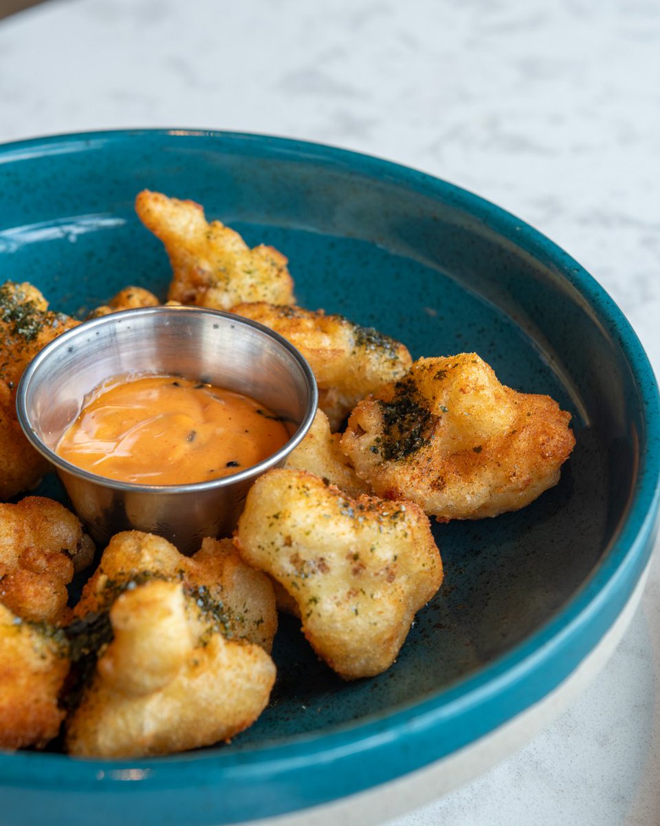 HiltonYVR's tweet photo. The hardest decision you'll make today: Tempura Cauliflower Bites or Taquitos?🌮
Luckily, happy hour at @CAVUKitchenBar gives you time for both. Available daily from 3-5 PM and 9-11 PM.

#richmondbceats #richmondmoments #richmondbc #richmondbcfood #yvrfoodie https://t.co/C9s4Ba3m8v