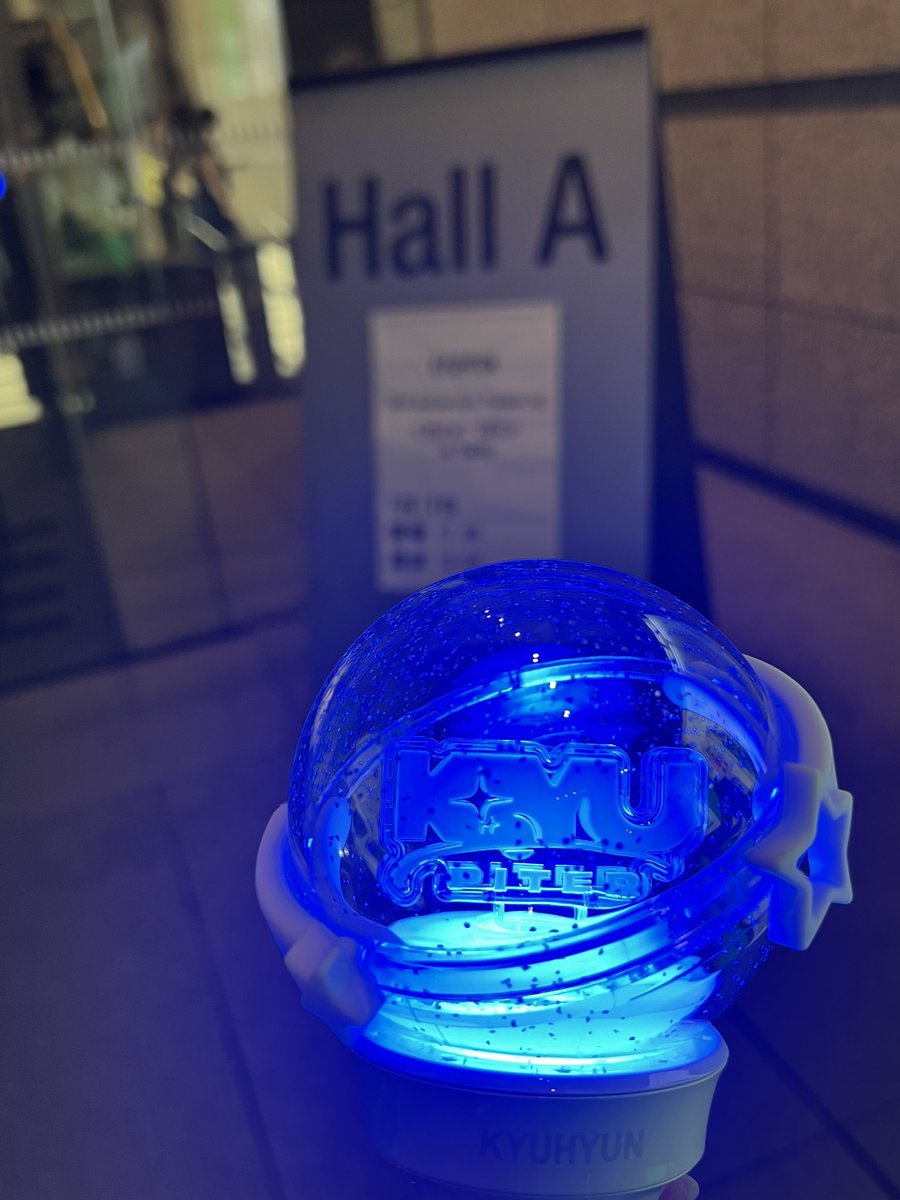 23kurage's tweet photo. ぎゅペンミ
20周年をお祝い出来て良かった！
とにかく楽しくてTMI最高だったよ
奇しくも10年前のソロコン1stの最初のマッコンがなんとデビュー記念日で
それと知らずに奇跡的に参戦出来たことを思い出した
またソロツアーに行きたいな https://t.co/OaJTYNhljT